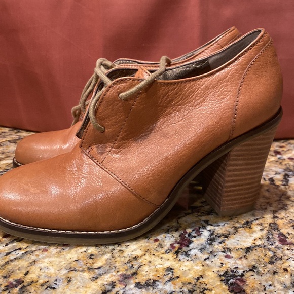 Tan Block Heel Oxford Bootie - Picture 7 of 10